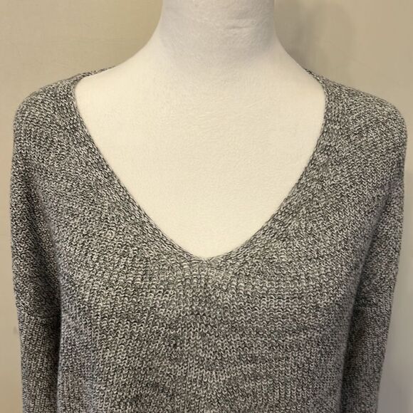 A.N.A black white V neckline long sleeve cotton sweater Size L EUC - Picture 3 of 8